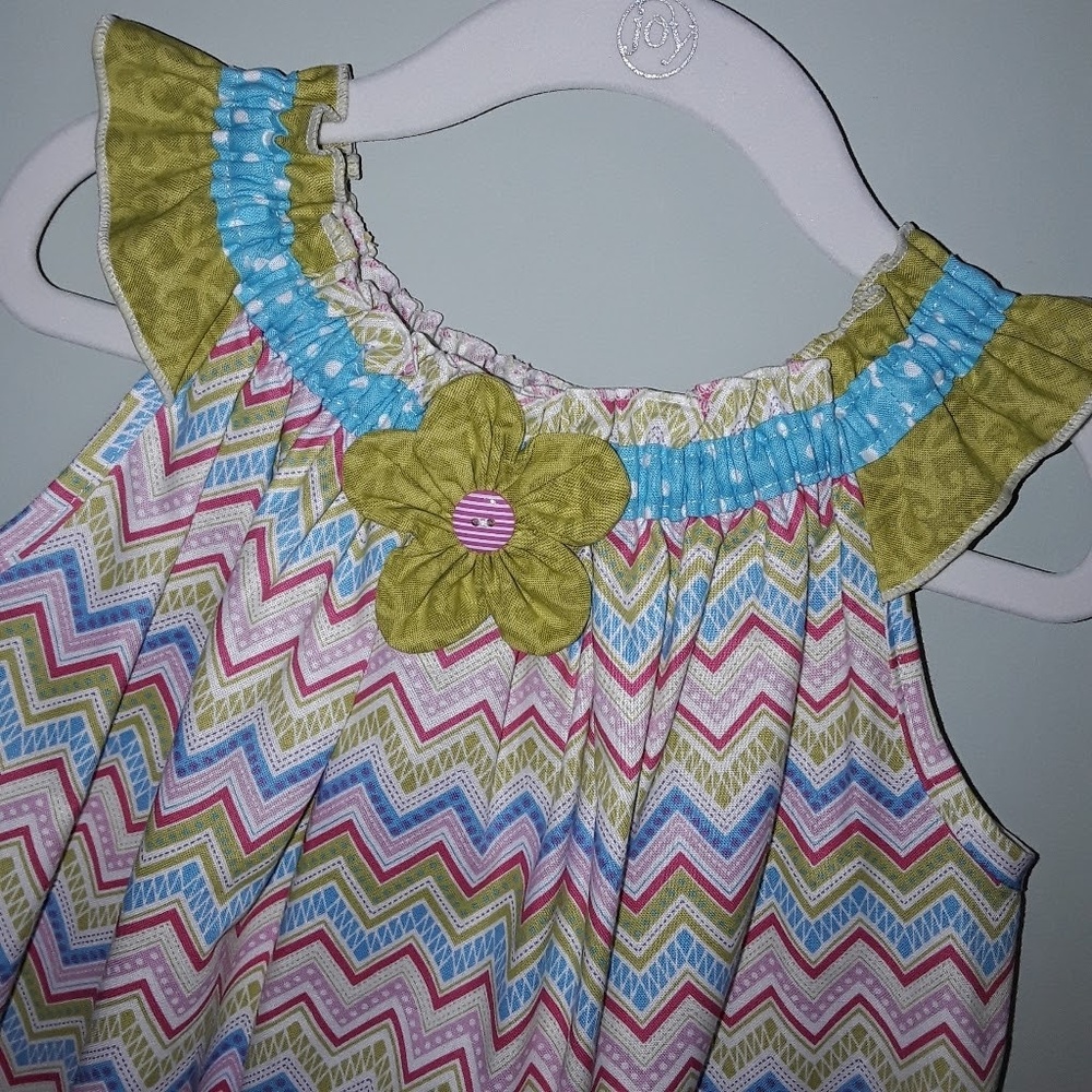 Life is a flutter summer dress size 2